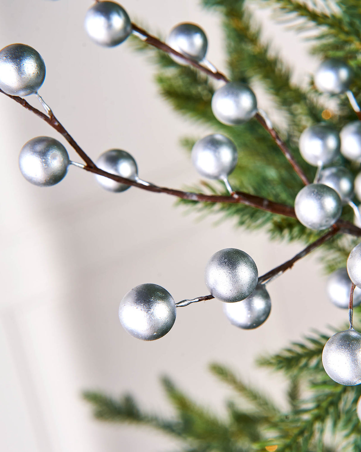 Silver Berry Christmas Tree Spray, 45 cm