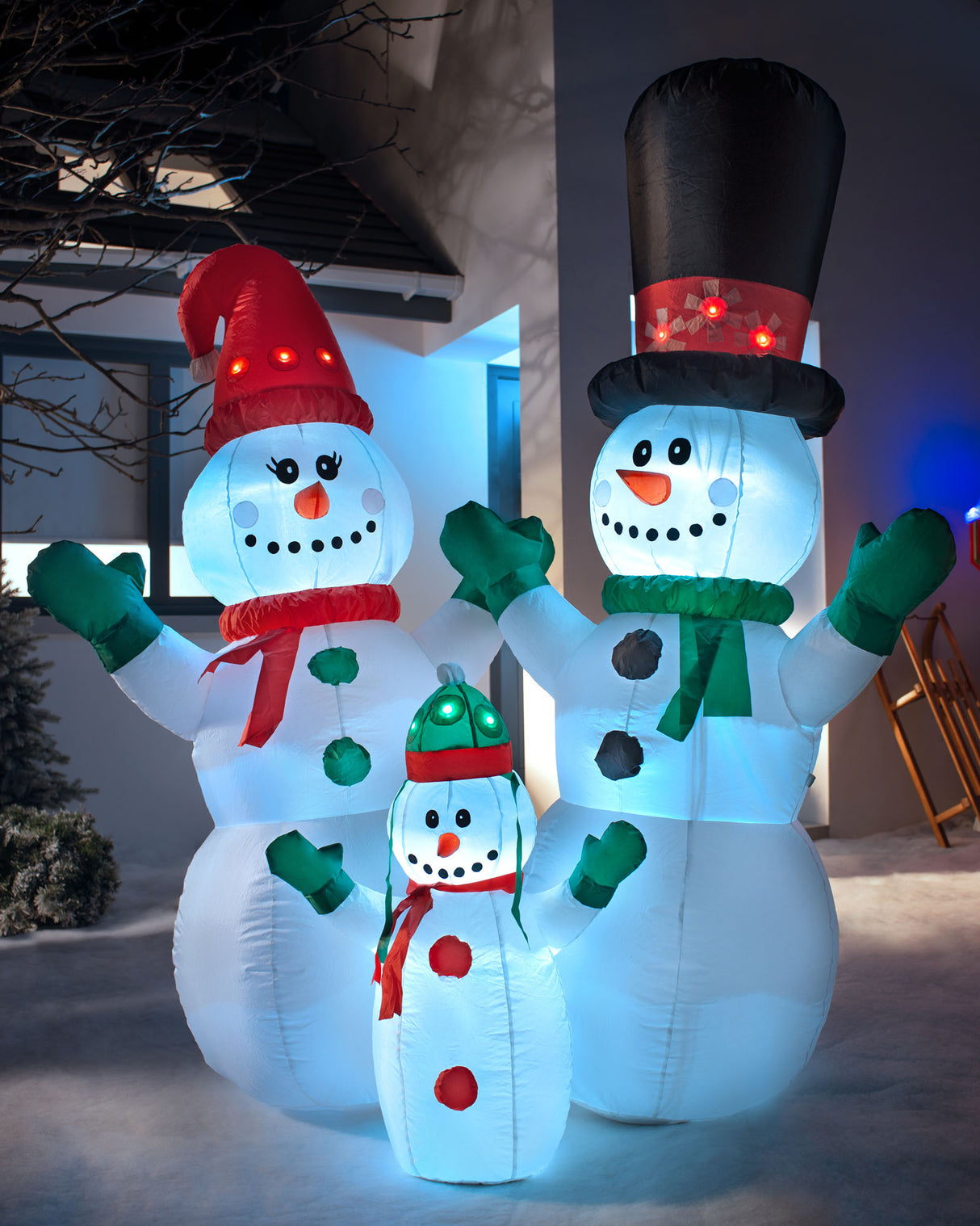 Pre-Lit Inflatable Flashing Snowman Family, 6 ft