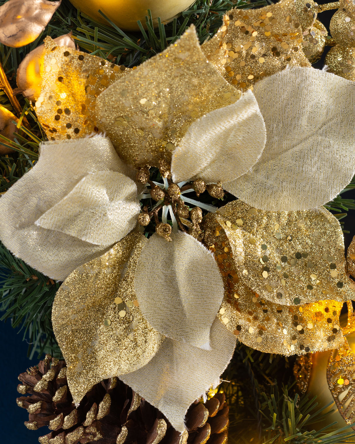 Pre-Lit Extra Thick Wreath, Cream/Gold, 76 cm