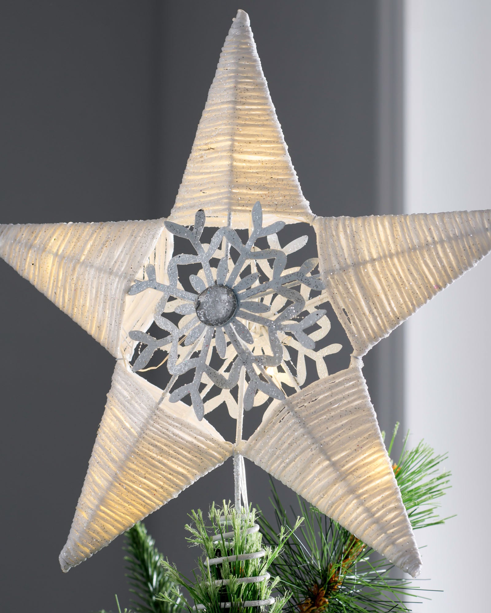 PreLit Snowflake Christmas Tree Topper, White, 31 cm — We R Christmas