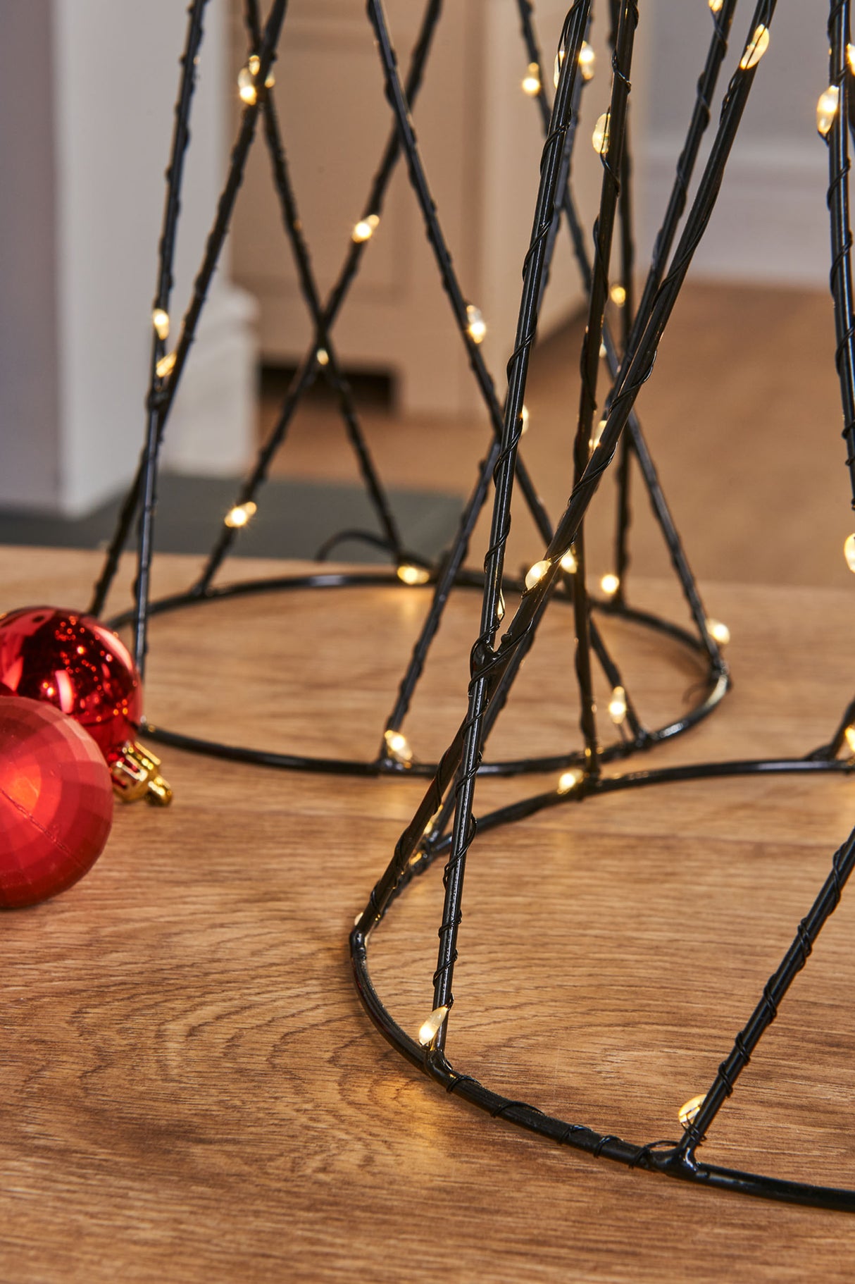 Set of 2 Geometric Christmas Tree Cones, 60 cm